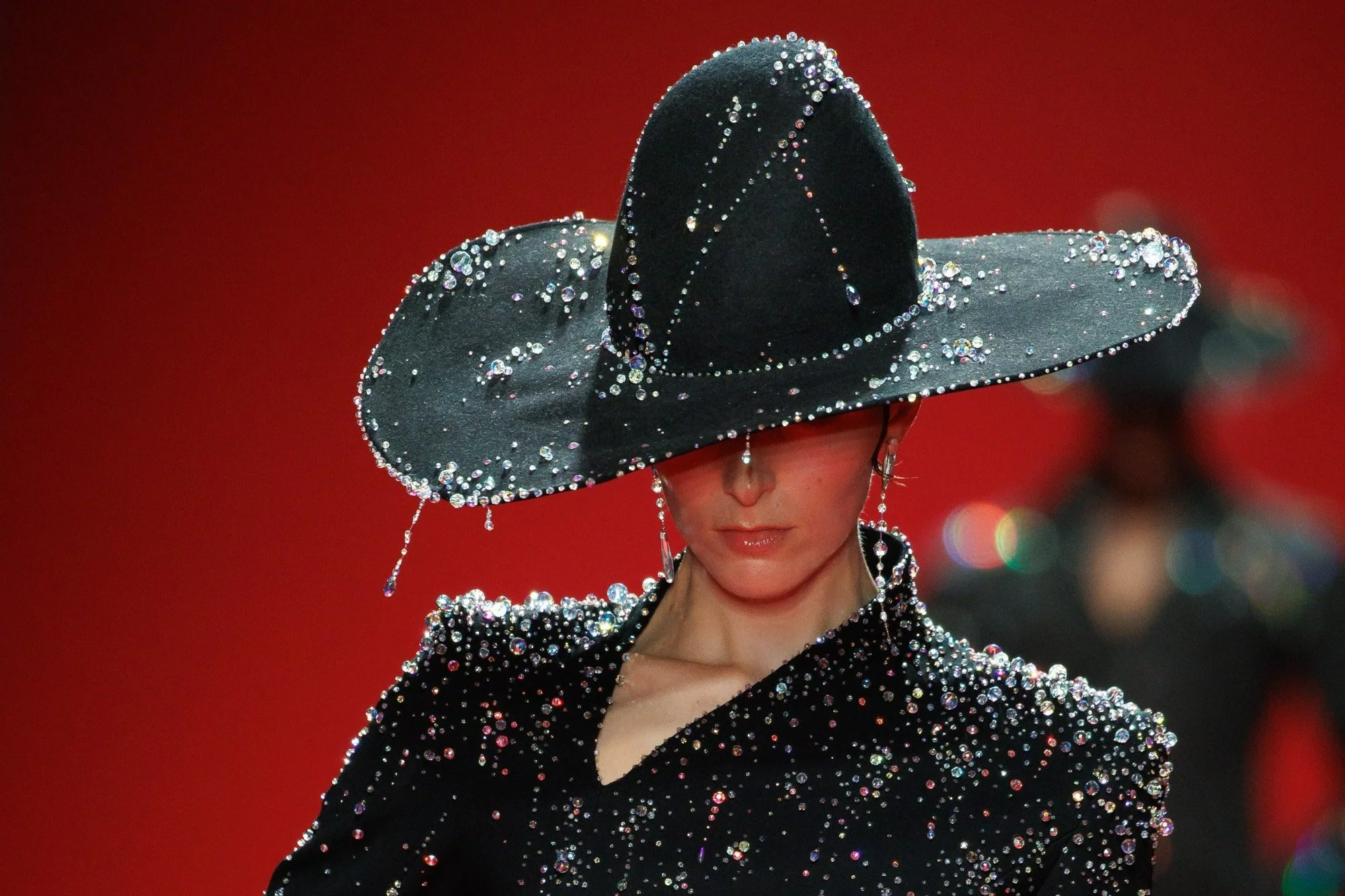 Spring 2024 Haute Couture: Robert Wun's Surreal World